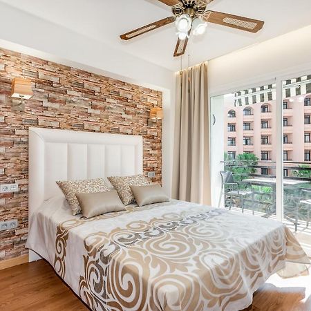 New 1 Bedroom Apartement On The Sea In Marbella. Exterior photo