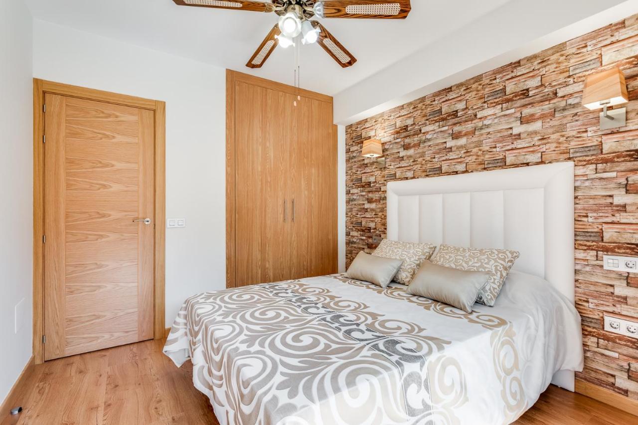 New 1 Bedroom Apartement On The Sea In Marbella. Exterior photo